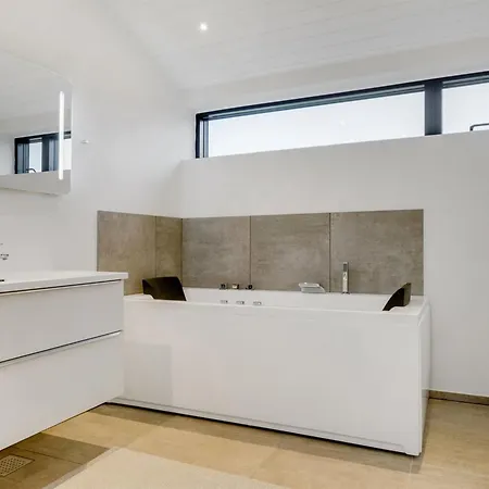 Claus - 500m From The Sea By Interhome *